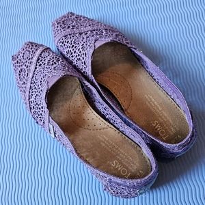 Tom's crochet lace shoes purple 7.5 or 8